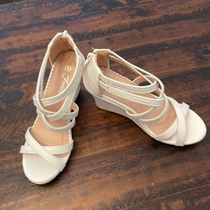 Forever White platforms